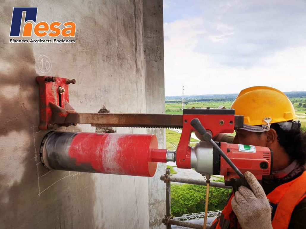 Pengambilan Sample Beton dengan Coredrill di Proyek Audit Struktur Silo Semen Tuban