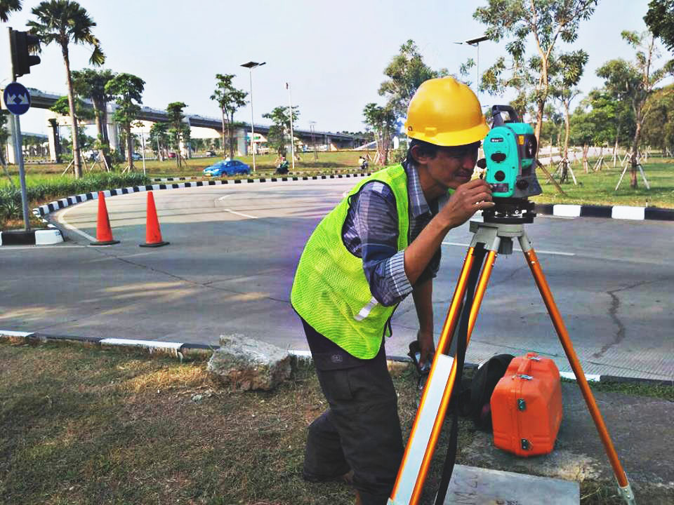 Survey Topografi dan Pemetaan Situasi Perencanaan Perkuatan Talud Saluran 600 (1)