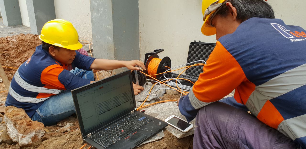 Aktivitas Parallel Seismic Test (PST) dalam rangkaian proses Assessment dan Perencanaan Perbaikan Kolam Selam milik KOPASSUS di Cijantung Jakarta